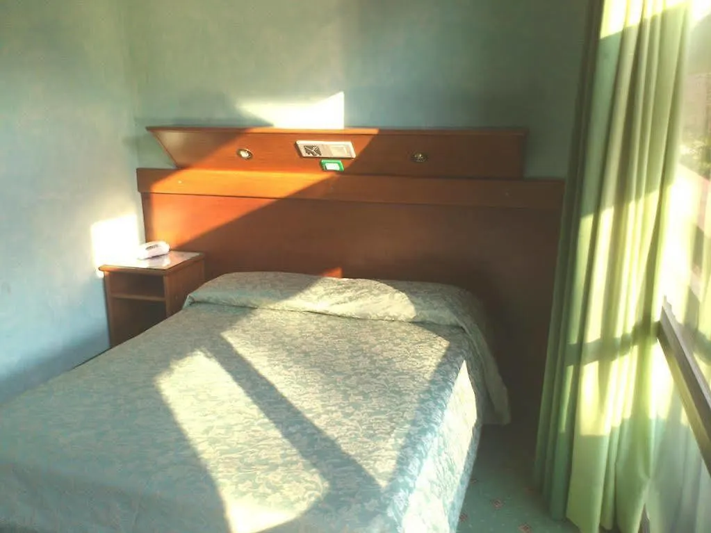 Hotel Lago Verde Serravalle Pistoiese 3*,  Italy