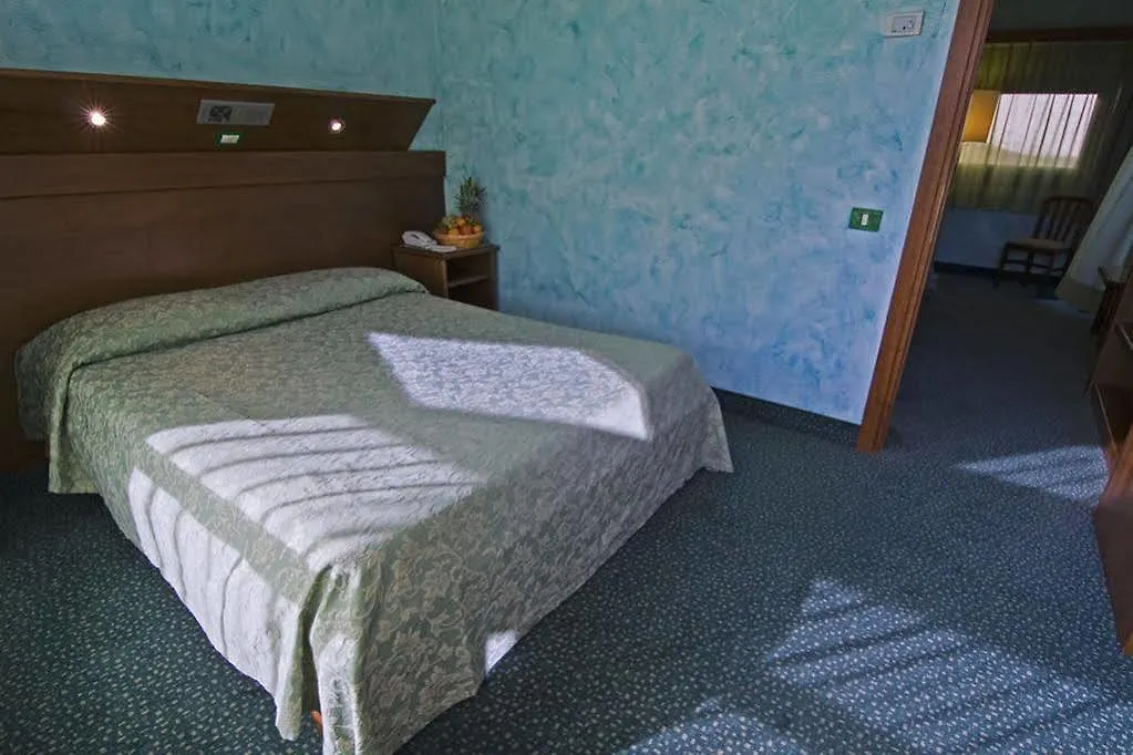 Hotel Lago Verde Serravalle Pistoiese 3*,